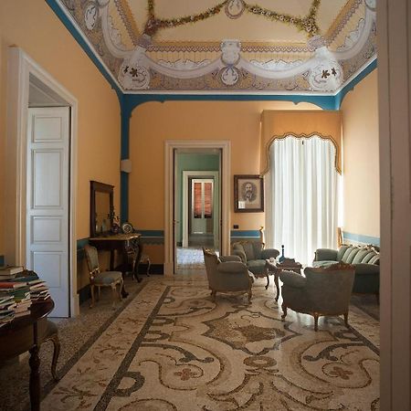 Bed and Breakfast Palazzo Francesco Grassi Aradeo Экстерьер фото