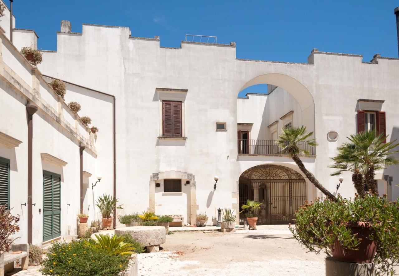 Bed and Breakfast Palazzo Francesco Grassi Aradeo Экстерьер фото