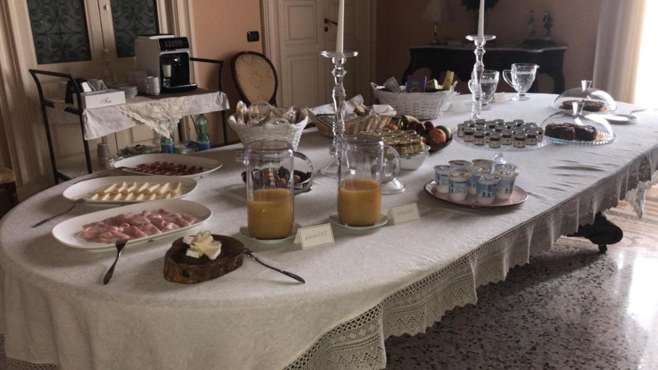 Bed and Breakfast Palazzo Francesco Grassi Aradeo Экстерьер фото